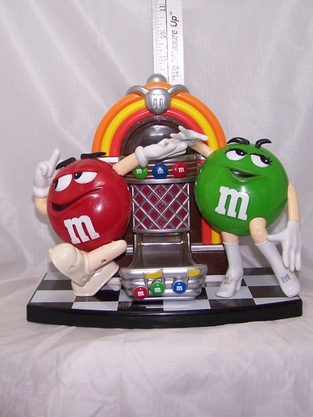 M&M's Rock n' Roll Cafe Jukebox candy dispenser - Picture 7 of 12